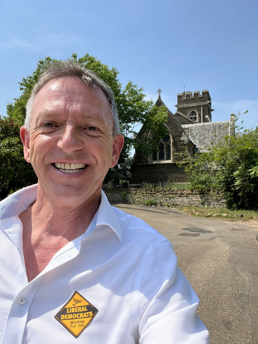 Another scorching  hot summer’s day talking to voters in the pretty village #Steppingley - lifelong Tory voters switching to <a href="/LibDems/">Liberal Democrats</a> in #MidBeds 

We can win this ! 

<a href="/EdwardJDavey/">Ed Davey</a> <a href="/LaylaMoran/">Layla Moran 🔶🕊️</a> <a href="/libdemdaisy/">Daisy Cooper MP 🔶</a> <a href="/SalBrinton/">SalBrinton</a> <a href="/markpack/">Mark Pack 🔶</a> 
<a href="/LibDemEurope/">#LibDemEurope 🔶</a> <a href="/libdemvoice/">libdemvoice</a> <a href="/RichardFoordLD/">Richard Foord MP</a>