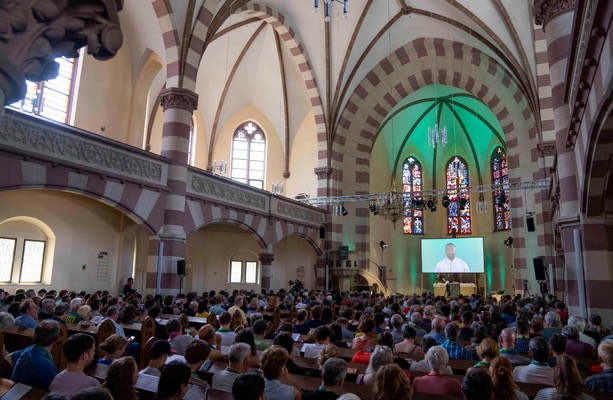 AkwyZ's tweet image. Hundreds attend #AI church service in Germany. The #ChatGPT chatbot led more than 300 people through 40 minutes of prayer, music, sermons and blessings.
thejournal.ie/ai-chruch-germ…