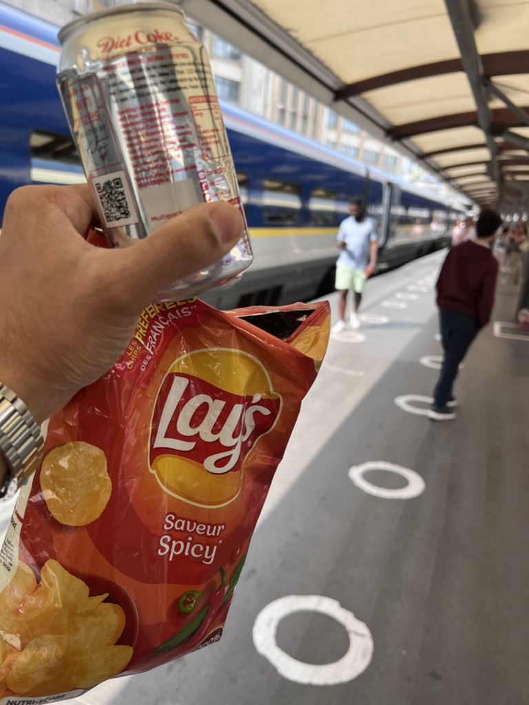 Dman_8's tweet photo. So after over three hours I’ve made it back to London on the 13:43. Eurostar, today was madness. Although safety always comes first...and my Lays🙏 #eurostar #paris https://t.co/UIsB6ikjoi
