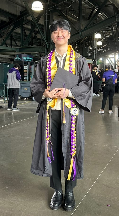 wcj0617's tweet photo. #uwbgrad23
졸업 축하해🎊 https://t.co/AtZ2jcKdeQ
