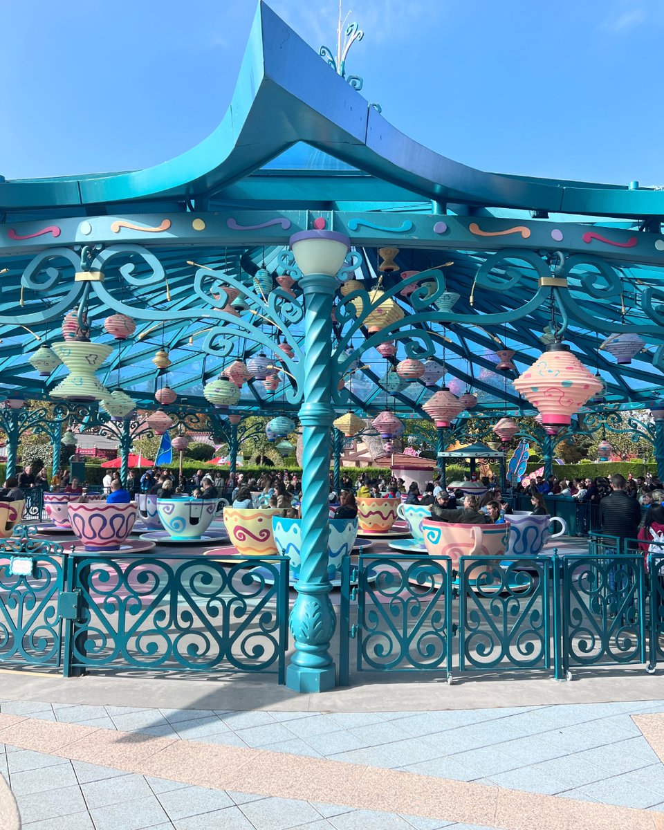 Spinning into magical moments on the teacups ride at Disneyland Paris! 🎠✨ Let the whimsical whirl take you on a delightful adventure through the wonderland of childhood dreams. 🌈✨ #TeacupsMagic #DisneylandParis