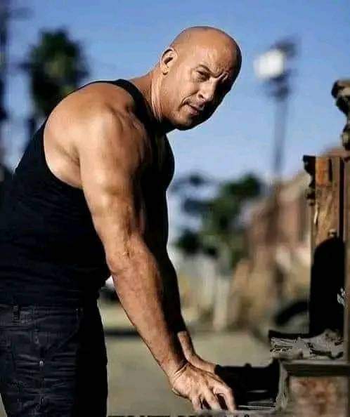 ".إذا كان الفشل سيقتلك مرة فإن الندم سيقتلك ألف مرة
لذا انهض بنفسك وكف عن ذلك...!!