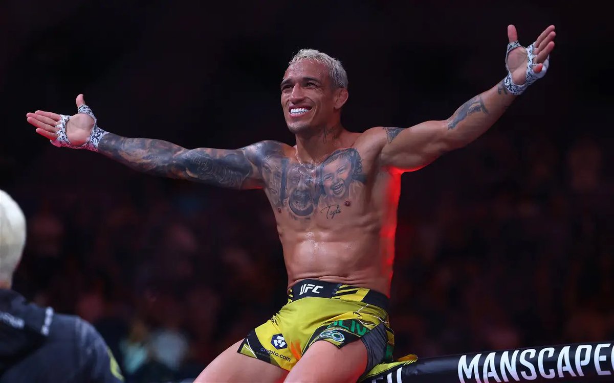 PHENOMCAWS's tweet image. Graças a deus pai ☝🏽✝️ #Charlesdobronx #UFC289