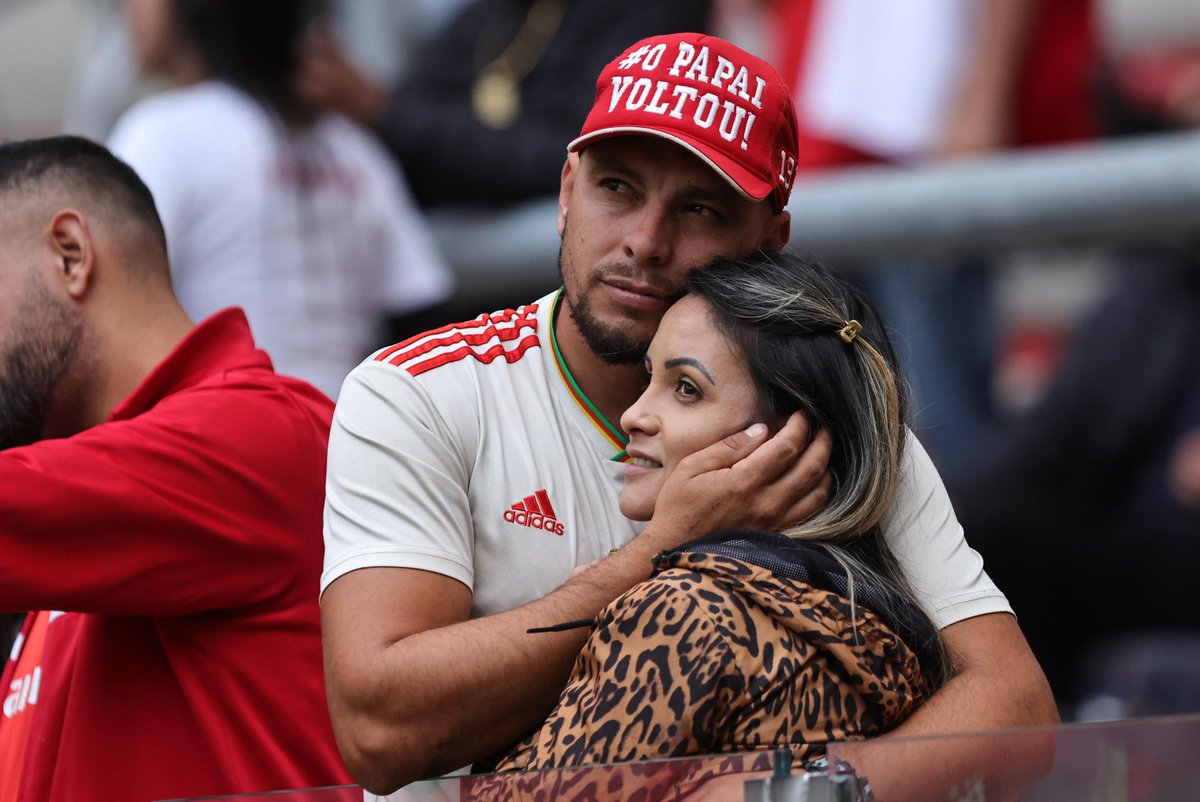 Brasileirao's tweet photo. O amor está no ar no Beira-Rio! Clima de Dia dos Namorados…

Inter do meu coração! ❤️

📸 ROBERTO VINICIUS/AGAFOTO/Gazeta Press https://t.co/BIkZyG7hfZ