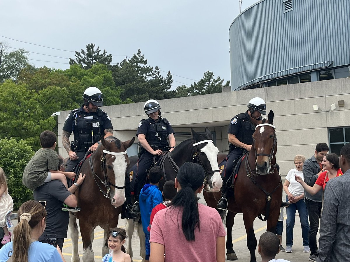 TPSKellySkinner's tweet photo. Great turnout today for @TorontoPolice 12 Division’s Community and Family Fun Day! The weather even held out for us! 😊 There’s still time to join us we’re going until 4! https://t.co/OevimmaXO3