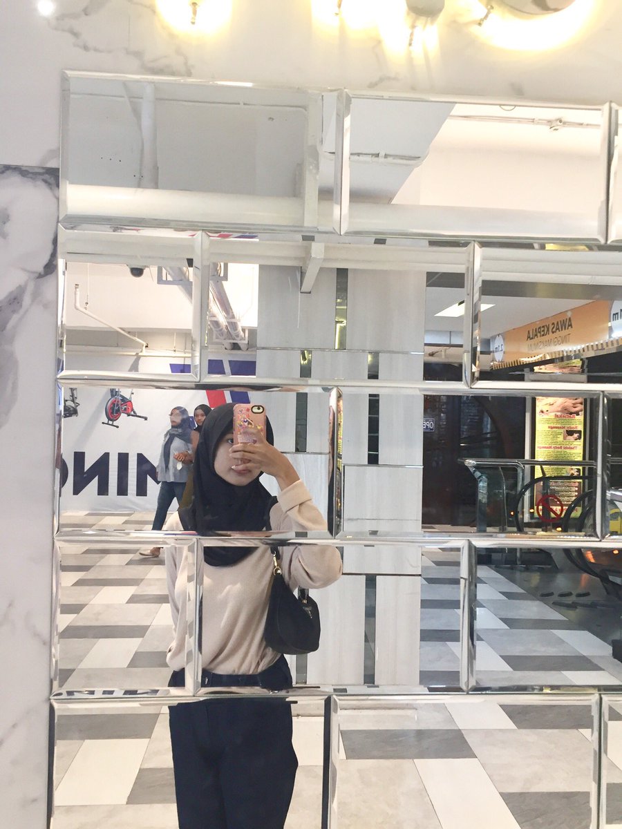 skippybutterfly's tweet photo. kangen jalan2 :( ak mau liburrr https://t.co/iD7l4jsQO9
