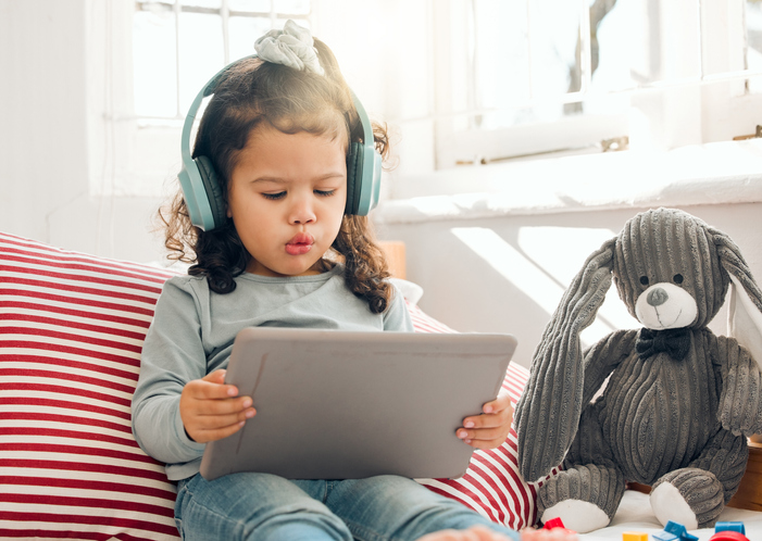 Did you know today is #NationalChildrensDay?🤸

Lean into the occasion by checking out some of the best #educational #YouTube channels for kids! 📺📚🔎✏️

smartmove.us/learn/internet…