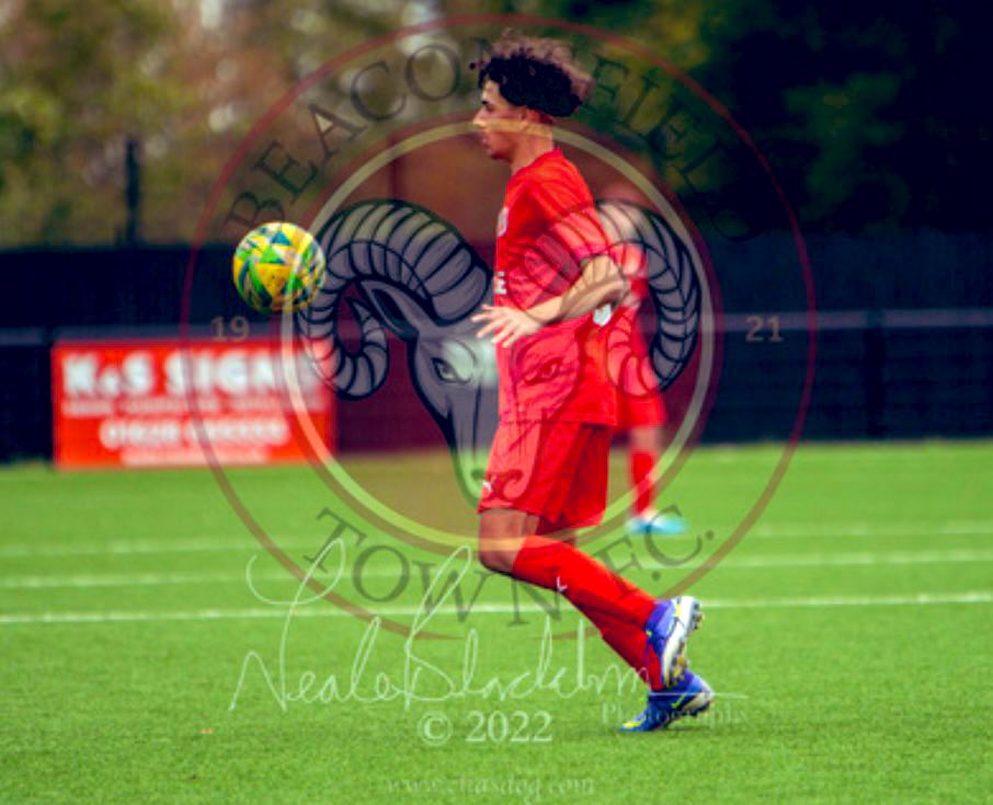 Name: Marvin Kler
Age: 17
Position: RB | LW 
Location: Slough
Previous clubs: Slough Town U18, Becaonsfield U19, played abroad for cska sofia and lokomotiv sofia

Looking for Step 7 or Step 6