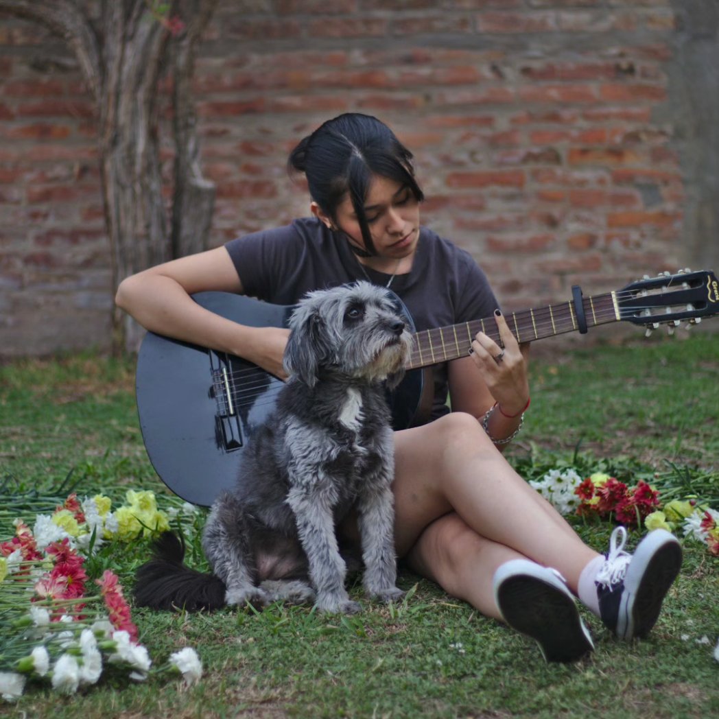aldycabral_'s tweet photo. Sesión de fotitos mientras se grababa "Trampita de amor" 😍🌹
• 02/06/2023
• Leonor la mejor 😍 🐕
📸: @mitbstudios @FemiaClaudio https://t.co/os2kDJyTOK