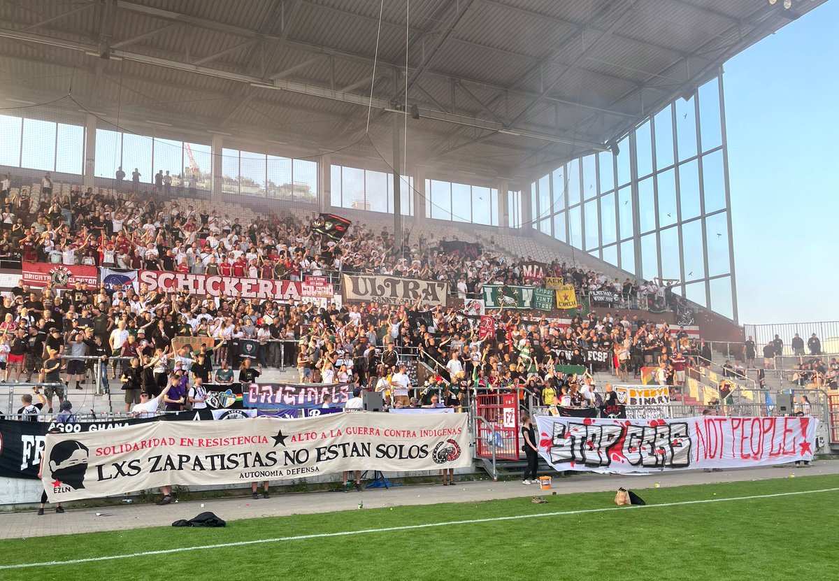 Desde #StPauli a #Chiapas - el torneo de futbol antiracista 2023 esta al lado de las #zapatistas contra la guerra en #mexico y contra la nueva ley racista de la union europea. #AbajoLasFronteras  #ConLasZapatistas #ParemosLaGuerra #Millerntor #Hamburg #FCSP #EZLN @CNI_Mexico