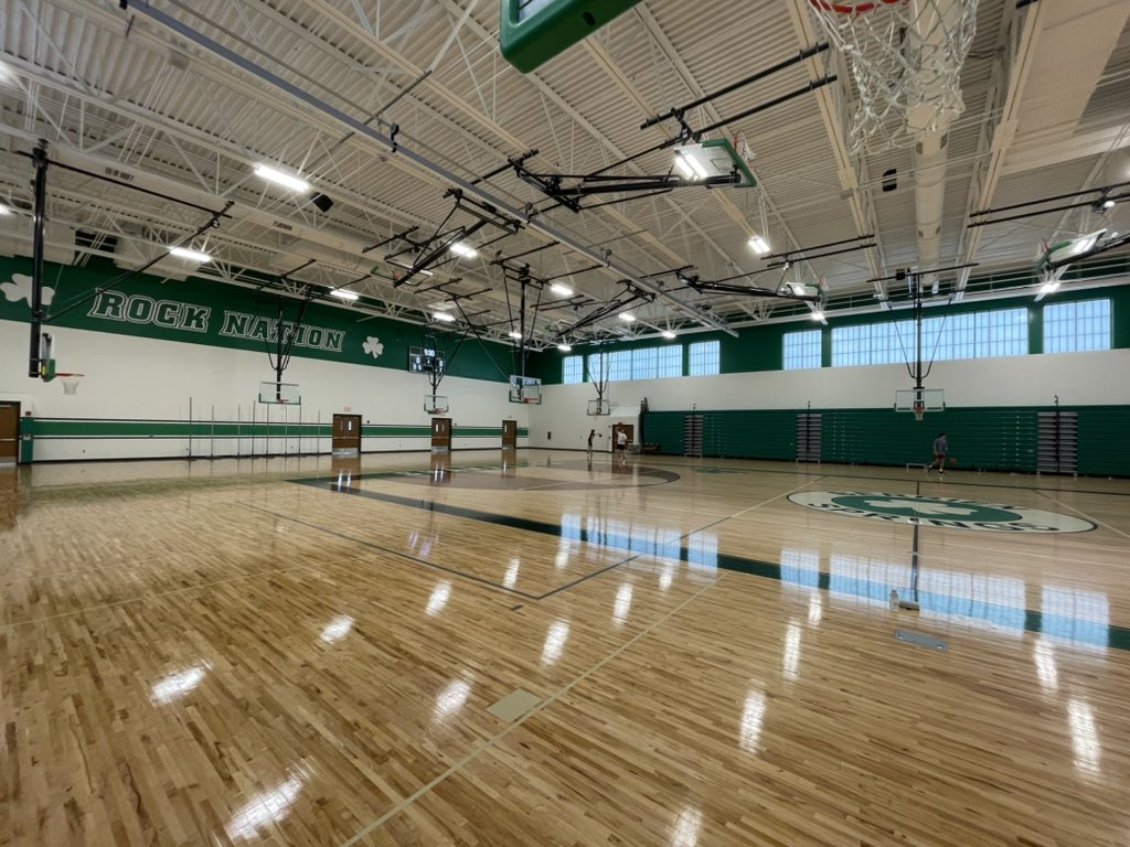 secorsig's tweet photo. Thank you @CBlaskohoop1 @BerrienSports for having me back for a Satellite Camp again this year. It was my first time seeing the amazing new facilities. I appreciate the continued partnership! #MakeShots https://t.co/0TMUhaTC6k
