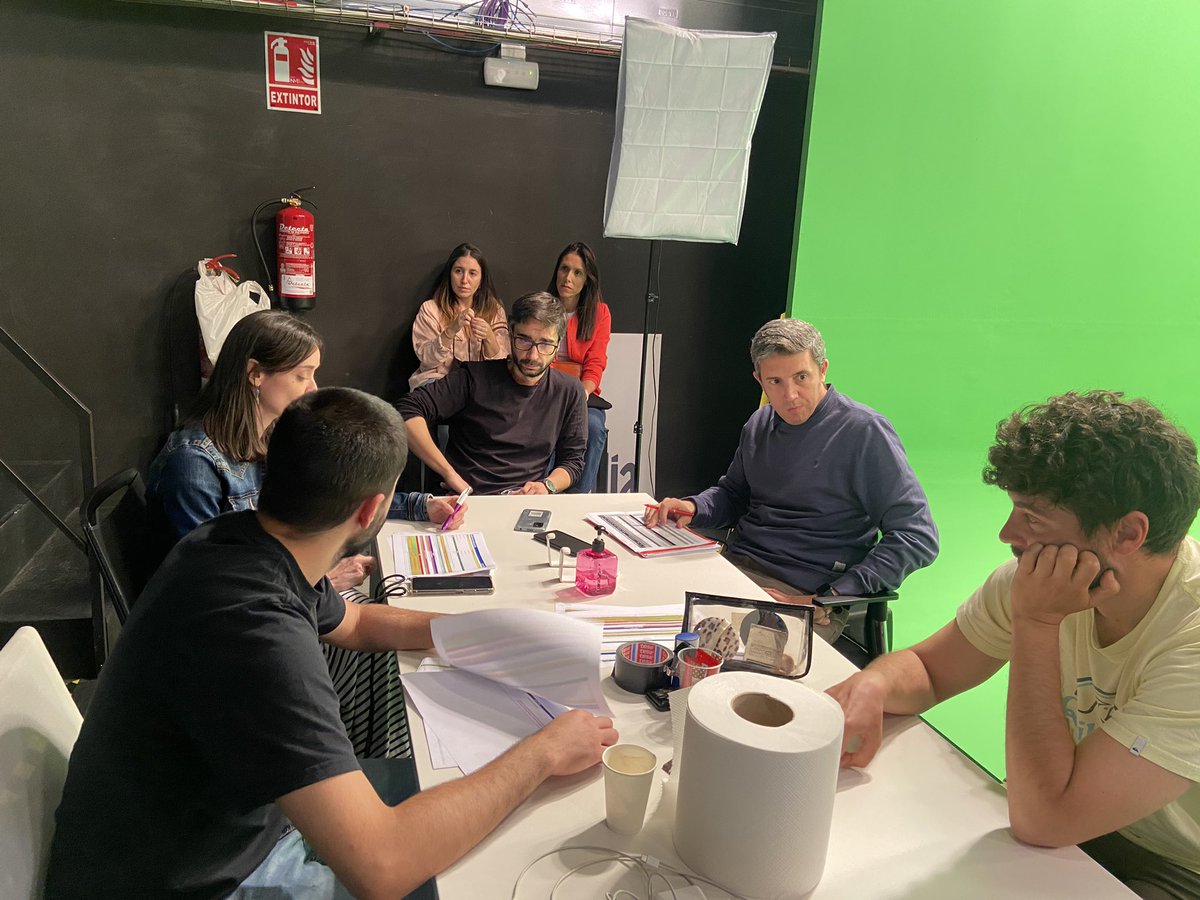 fernan_ruiz's tweet photo. Que el equipo de @Eurosport_ES es la repanocha creo que está claro. Desde el primero, hasta el último.
Hoy quiero agradecer especialmente el trabajo de los que han estado detrás de las cámaras y los micros.
Es alucinante el compromiso con esta camiseta.
No están tod@s https://t.co/C5sfQdLYeA