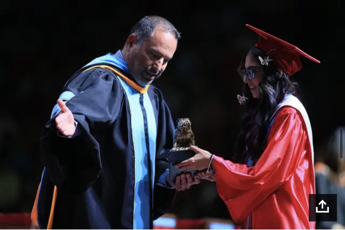 ftcesme's tweet photo. I graduated high school with my bestest of friends. Thankful for every memory and every step that led me to this point.
 
Grateful for every teacher/ parent &amp; friend that believed in me and pushed me so far. 

ALSO SO CRAZY I GOT THE BAQUIANO AWARDS WITH MY BEST FRIENDS!! ❤️🎓 https://t.co/lVUoLHBCtP
