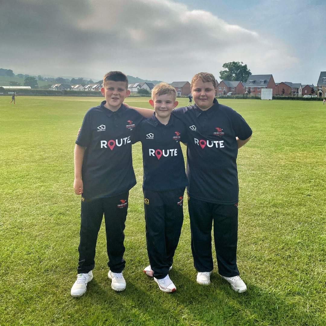 𝗝𝗨𝗡𝗜𝗢𝗥𝗦 🏴󠁧󠁢󠁷󠁬󠁳󠁿

Well done to Jesse, Osian and Ewan who all represented North Wales today in an U10s vs U11s fixture and as ever, done our junior section proud 👏

Jesse and Osian took two wickets each whilst Ewan took one wicket and got a run out.