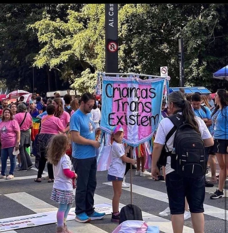 CRIANÇA TRANS NÃO EXISTE

Talvez você só me conheça como pastor, mas eu também tenho pós-graduação em neurociência e psicologia. Já é muito bem sabido na neuropsicologia que a autopercepção sexual é também é aprendida, principalmente na primeira infância. Não é inata. [+]