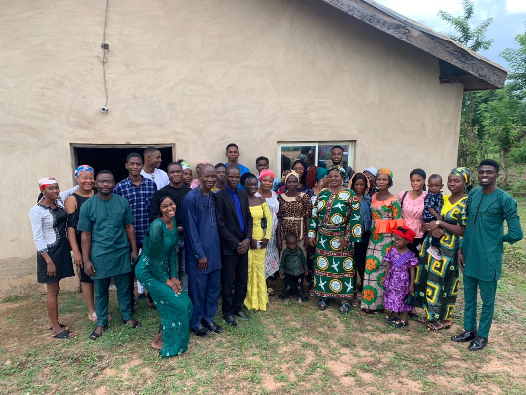 esmibadanzone's tweet photo. ESM Adekunle Ajasin University (AAUA) chapter held a service (ESM SUNDAY) with her mother church in Akungba.... Great people of God, joyful atmosphere. @AAUAFORUM #aaua #akungba #church #joy #sundayvibes #sunday https://t.co/qw7Cqe96yf