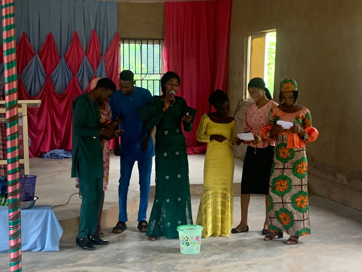 esmibadanzone's tweet photo. ESM Adekunle Ajasin University (AAUA) chapter held a service (ESM SUNDAY) with her mother church in Akungba.... Great people of God, joyful atmosphere. @AAUAFORUM #aaua #akungba #church #joy #sundayvibes #sunday https://t.co/qw7Cqe96yf