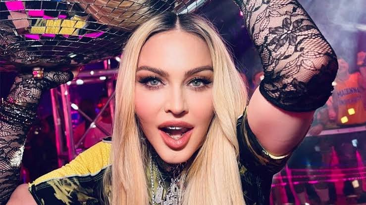 jimenez_fco015's tweet photo. #SeDice #SeComenta #SeRumora que ... @Madonna podría estar lanzando una canción en colaboración con @bizarrap la cual estrenaría antes del inicio de su "Celebration World Tour"
#Madonna #CelebrationWorldTour
#NuevaMusica
🎶🎼🔥💯 https://t.co/8GJYqMX9fj