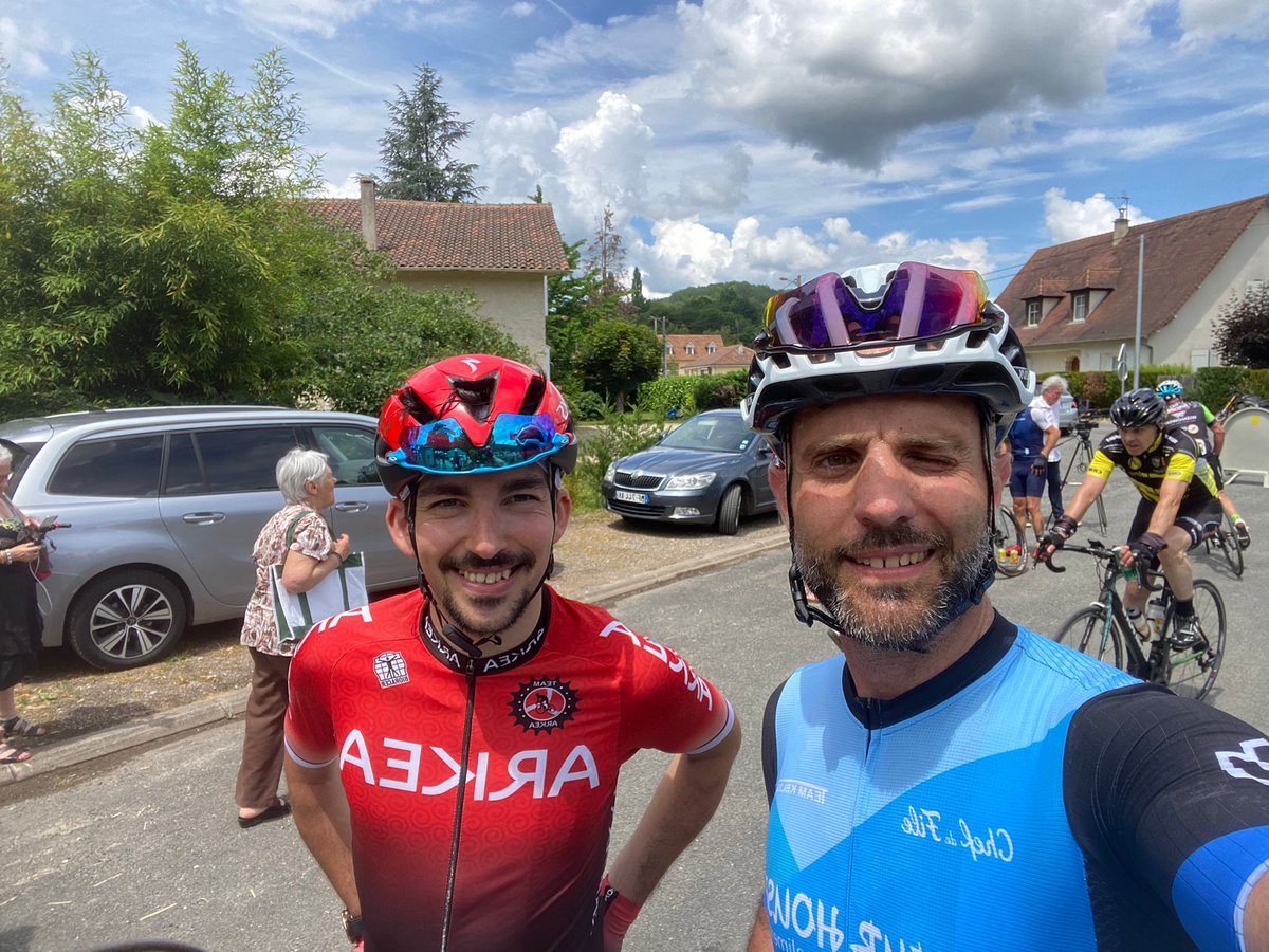 CLUB TEAM ARKEA (@clubteamarkea) on Twitter photo Victoire !!!!!!
Bravo Sébastien Rouleau,
Salarié du Cmso remporte la Périgourdine sur le parcours des 180 bornes !
Une surprise...il pensait finir second de l'épreuve
👏👏👏
<a href="/ragotvi/">Vincent R🅰️got</a> participait également à cette belle épreuve 💪
<a href="/WWA/">World Waterpark Assn</a>
<a href="/cmarkea/">Crédit Mutuel Arkéa</a> Victoire !!!!!!
Bravo Sébastien Rouleau,
Salarié du Cmso remporte la Périgourdine sur le parcours des 180 bornes !
Une surprise...il pensait finir second de l'épreuve
👏👏👏
<a href="/ragotvi/">Vincent R🅰️got</a> participait également à cette belle épreuve 💪
<a href="/WWA/">World Waterpark Assn</a>
<a href="/cmarkea/">Crédit Mutuel Arkéa</a>