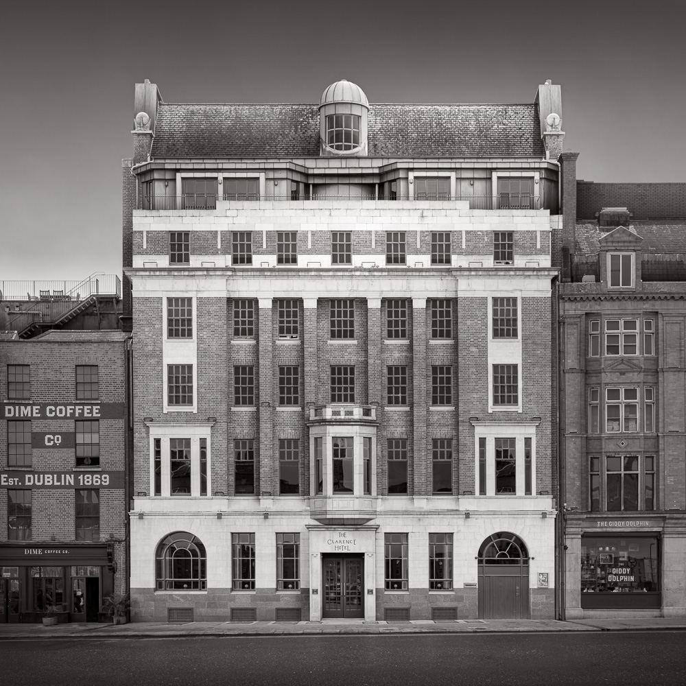 Clarence Hotel | Wellington Quay | Bradbury & Evans, 1939

#architecture #templebar #arquitectura #architecturephotography