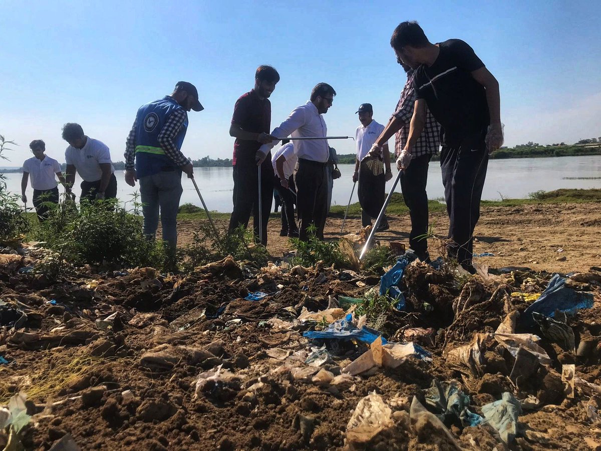 mnouman_ahsan's tweet photo. I am thrilled to share my incredible experience at the #CleanUp drive organized by #Wefixers at the beautiful #Jehlum river bank. The enthusiasm and dedication of all the volunteers were truly inspiring!

During the cleanup, we not only cleared the area of waste https://t.co/xYop0ZgwPk