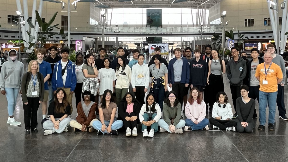 SSPers's tweet image. They&apos;re here! It&apos;s Arrival Day for our Summer Science Program participants at IU and UNC! 🎉
 @ssp23 don&apos;t forget to document your summer and share your experiences with the hashtag #ssp23 and #summerscienceprogram.