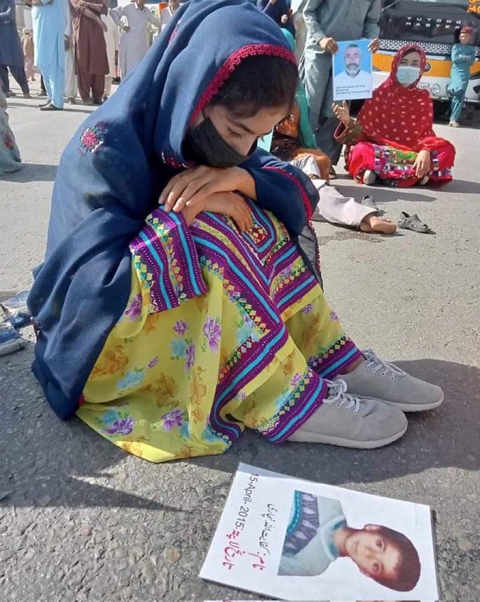 HammalHaidar's tweet photo. اے بے وسی ءِ ساعت ءَ تہنا ہما کس ماریت کں کہ آئی ءِ وتیگے زورآور ءَ آوار جتگ https://t.co/e92lTRYcoa