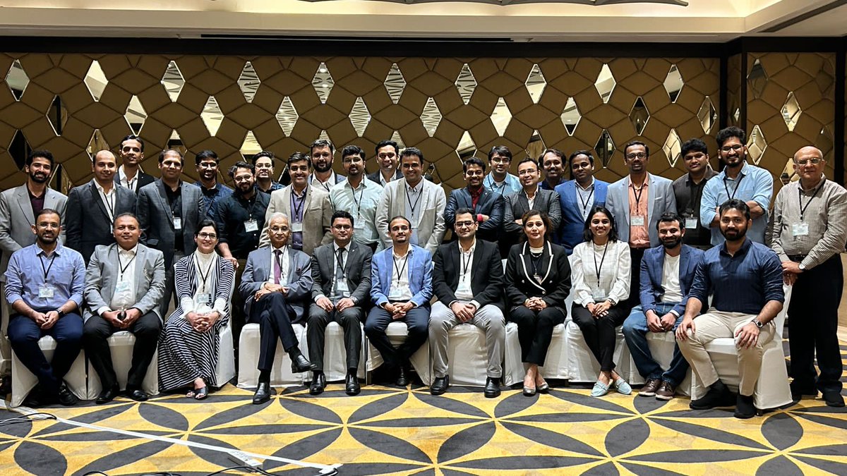 Honoured to be a part of the first ever Vattikuti Foundation Alumni Meet on 11/06/2023. A prestigious US based foundation offering selected young Indian surgeons a year-long fellowship to master robotic surgery. Grateful to @somusp9 @VattikutiRobotx @MBhandariUrol
#Roboticsurgery