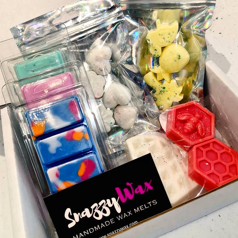 COMPETITION TIME! 📣 
 
Win a summer goody box of wax melts! 

7 different summer scents in a mix of different wax items🌞 

To enter: Tag 2 friends under this post, like &amp; RT this post &amp; ensure you are following this page 🤗 Cause I'll be checkin it all 👀

Winner drawn Thurs!🧚‍♀️