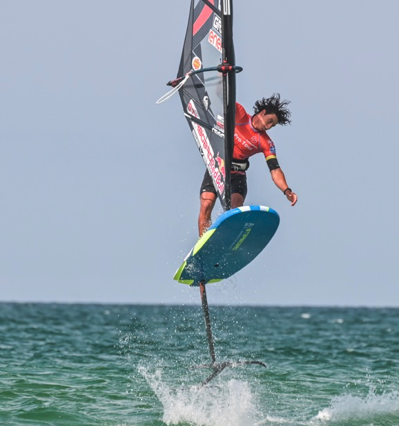 Continentseven's tweet photo. Congrats to @yentelb16 for winning the first counting EFPT foil freestyle competition in Vieste, Italy. Congrats to Lennart Neubauer in 2nd and Steven Van Broeckhoven in third place. #Vieste #Gargano #Italy #efpt #windsurfing #adriaticsea #apulia https://t.co/w2Qzz6otAl