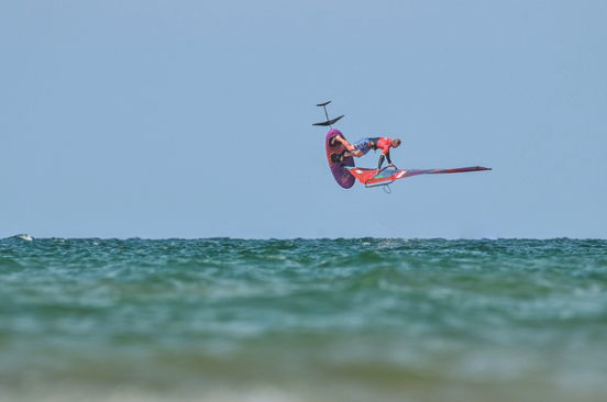 Continentseven's tweet photo. Congrats to @yentelb16 for winning the first counting EFPT foil freestyle competition in Vieste, Italy. Congrats to Lennart Neubauer in 2nd and Steven Van Broeckhoven in third place. #Vieste #Gargano #Italy #efpt #windsurfing #adriaticsea #apulia https://t.co/w2Qzz6otAl
