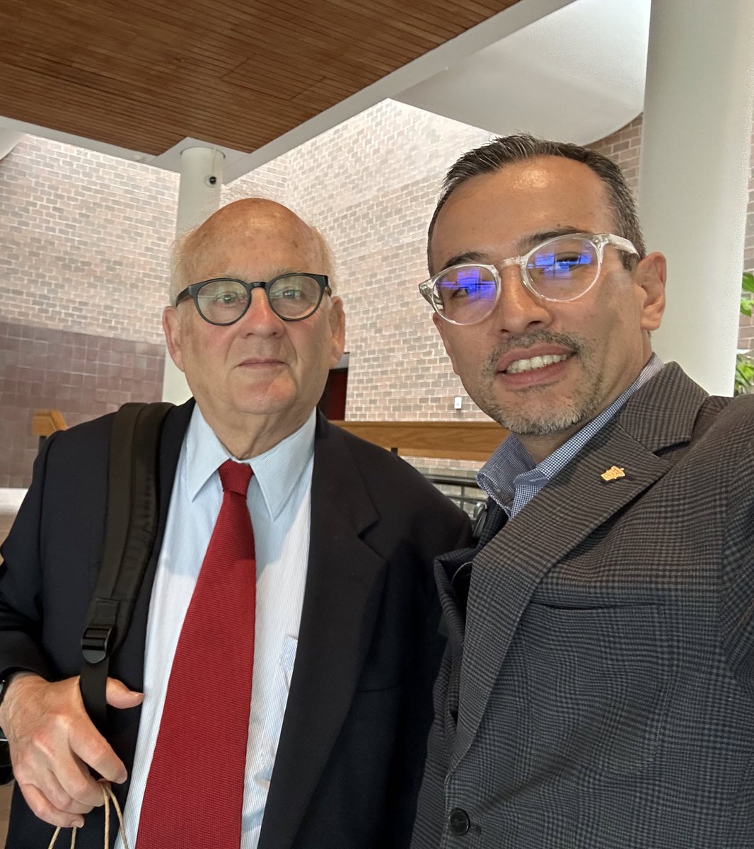 carlosivanmoren's tweet photo. Muy pocos académicos han tenido el impacto que @PhilipAltbach en la educación superior internacional

Muchas generaciones hemos aprendido de él

Me dio mucho gusto verlo en la Conferencia Bienal del @BC_CIHE, realizada en su honor

¡Que tengamos muchos años más del gran Philip! https://t.co/95NDq4iFJG