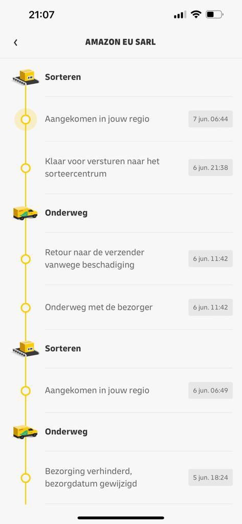 bmvdboom's tweet photo. @DHLPaket kan iemand me vertellen wat er met mijn pakket is gebeurd. Ik heb het nog niet ontvangen namelijk en de verstuurder ook niet. https://t.co/GH00FpwvV4
