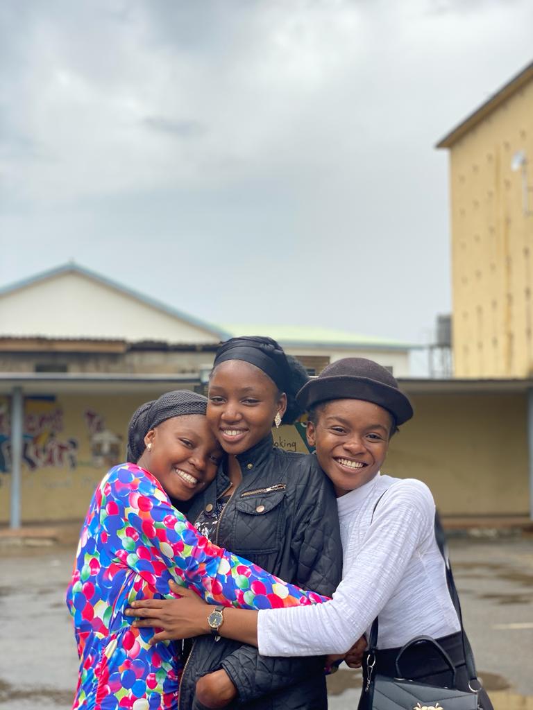 esmibadanzone's tweet photo. ESM University of Ibadan ( ESM UI) Chapter  in pictures with the Final year students... Other members of the fellowship also gave their beautiful faces to the flash.📸
@EcwaMegaGbagada @ecwalagwestdyc #ecwa #esm #sundayvibes #student https://t.co/BEIylZMzLZ