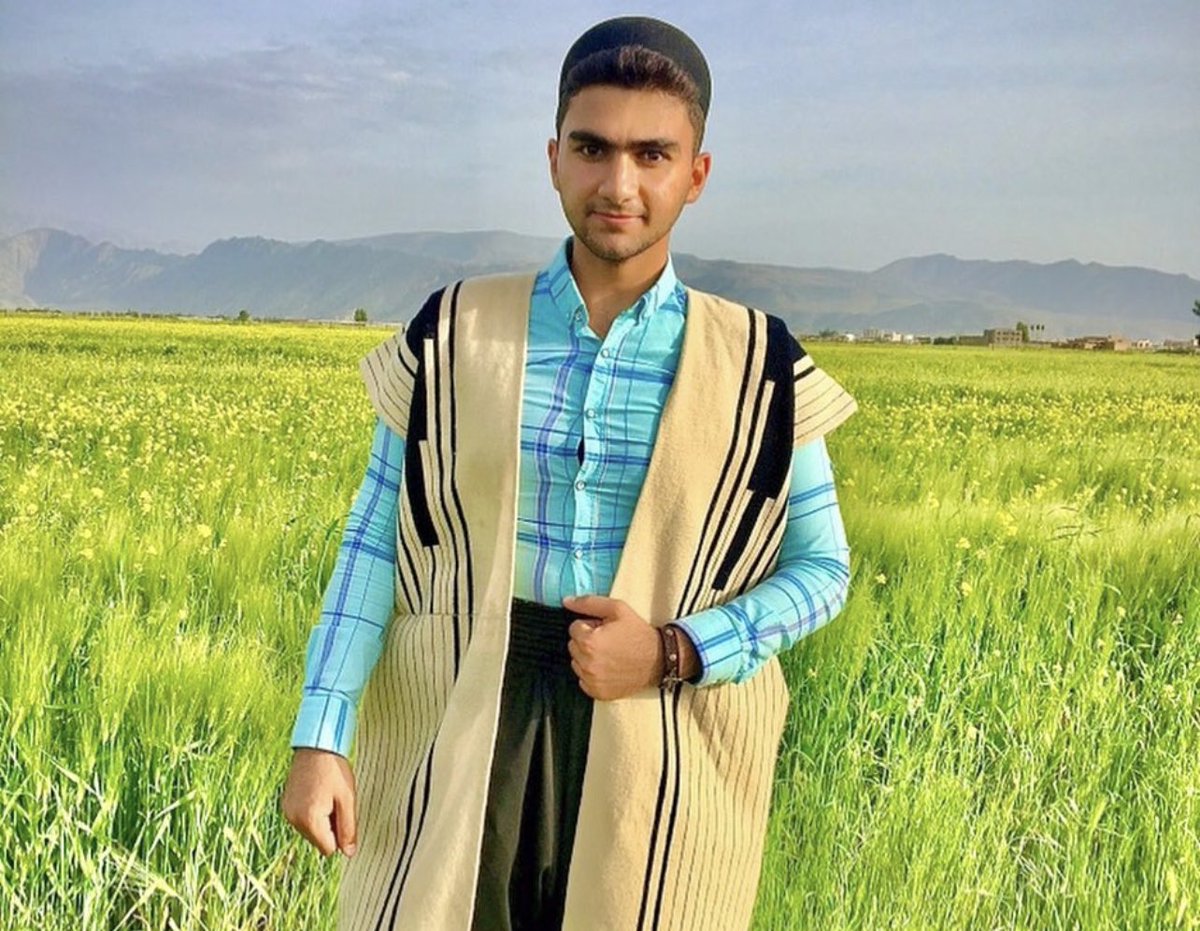 IranLionness's tweet photo. The 21-year-old murdered near his cousin's grave! 

Today was the birthday remembrance of Kian Pirfalak, 9, who was shot during the recent uprising in Iran.

Today, his mom's cousin, Pouya Mollaei Rad, was killed after a burst of erupted gunfire targeting his car.
#پویا_مولایی https://t.co/ewbwZUgqO7