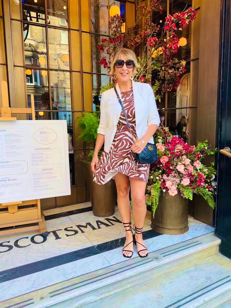 fraochisle's tweet photo. Fabulous birthday afternoon 🎉 @GrandCafeEdi @thescotsmanhotel 
#birthdaygirl 🎊🍸😍 https://t.co/ePYiUFdPy1
