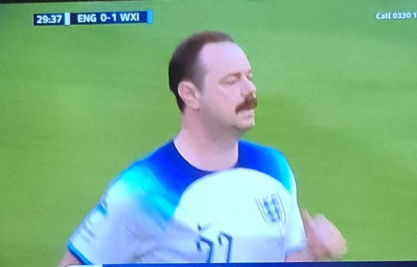 magawk's tweet image. Danny looks like Freddie Mercury if he'd lived to see Greggs sausage rolls

#SoccerAid