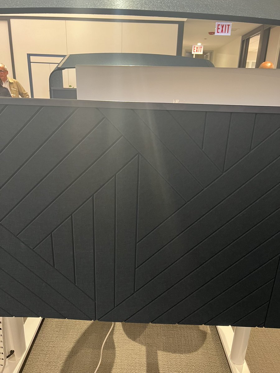 eldavodepr1's tweet image. #NeoCon2023 Material - Botellas plásticas recicladas. @sinplasticopr @WilniadyS