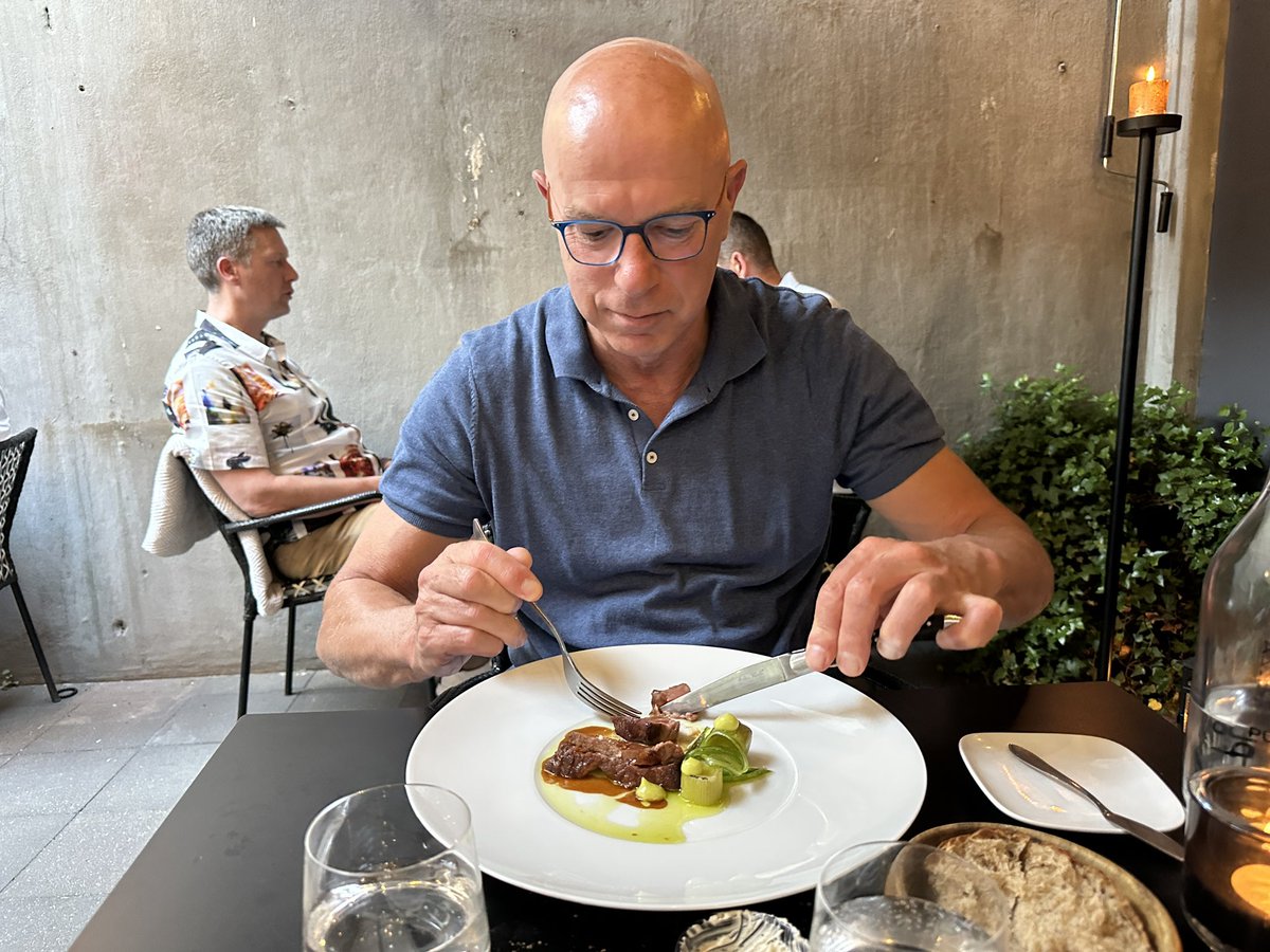 JandeHoop's tweet photo. Nieuw in Apeldoorn en heel erg lekker! Mel en Norel https://t.co/DRt57iWB8Z
