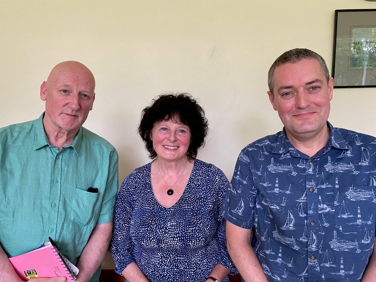 QuakerIreland's tweet photo. The Dublin Area Quaker Community enjoyed a lovely time of socialising & reflection. Common themes were 'home-coming', 'belonging' & appreciation of #QuakerValues
>> https://t.co/CcNSzpB8EB
#QuakersIreland #Quakers #QuakerTestimonies #FaithInAction https://t.co/tq9ABxMdta