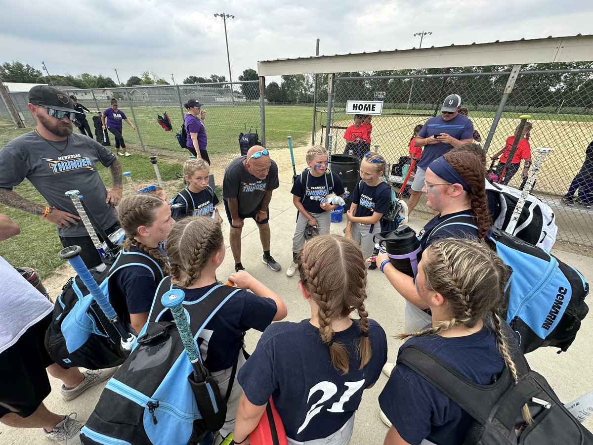 Positive mindset is when we play our best! 🥎⚡️💙
Thanks Coach Ron, Bryan and Zach! 
<a href="/McguireThunder/">Nebraska Thunder 10’s McGuire</a>