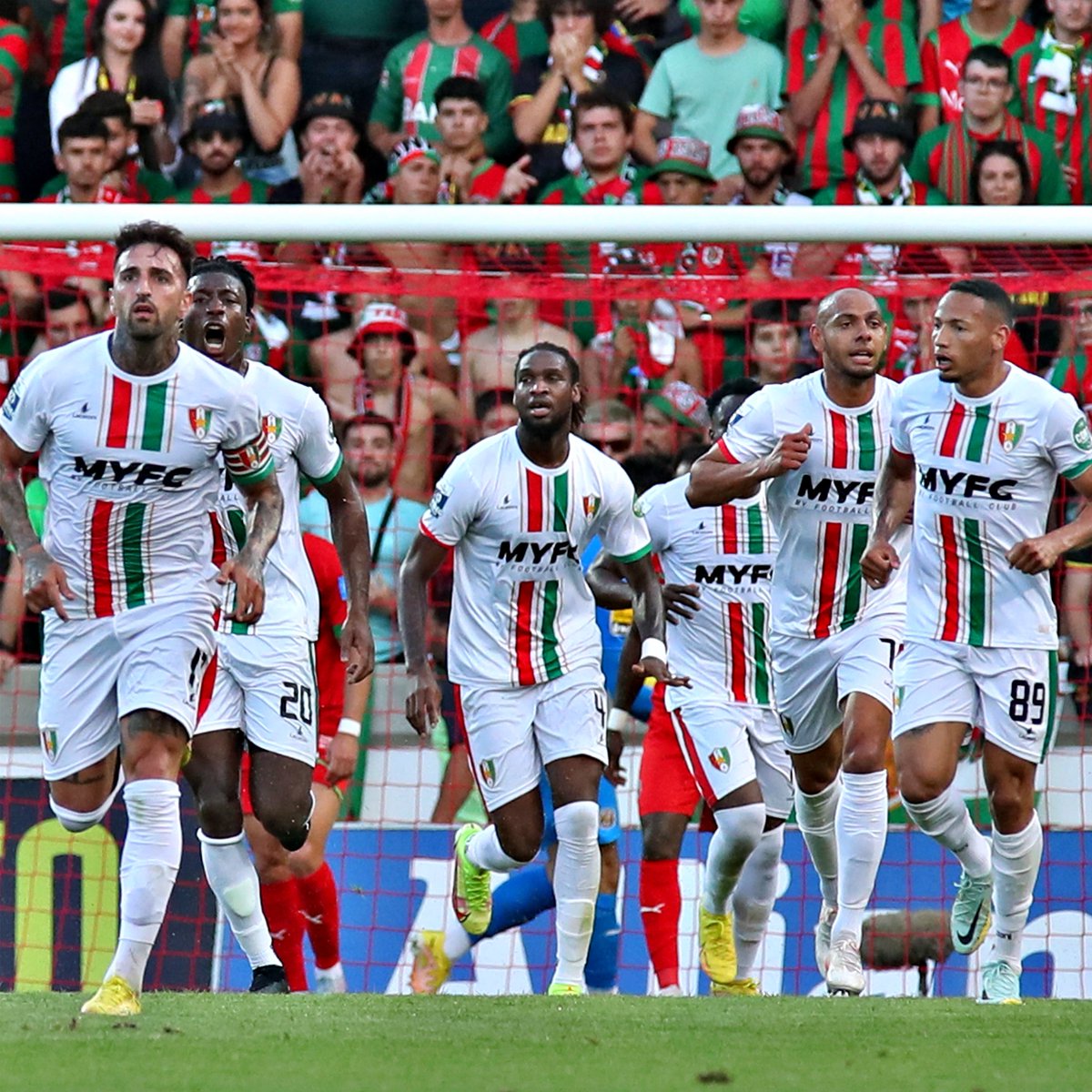 Belenenses subiu à segunda
Leiria subiu à segunda
Estrela na primeira
B Sad na Liga 3

Futebol em Portugal ganhou esta temporada ❤