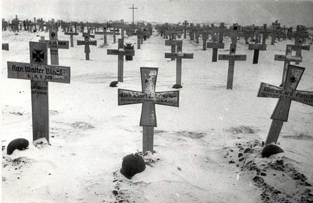 German cemetery in the village of Gorodishche near #Stalingrad.  March 1943

#history #ww2 #wwii #worldwar2 #ww2incolour #secondworldwar #ww2incolor #ww2colorized #ww2colourized