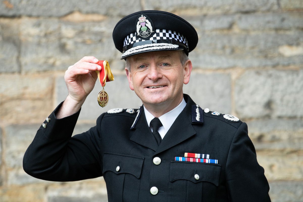 TheIndyNinja1's tweet photo. When will the police investigation  into SNP finances  turn on former Chief Constable Sir Ian Livingstone ? 
#Popcorn #CopPorn https://t.co/hICB5Htttu