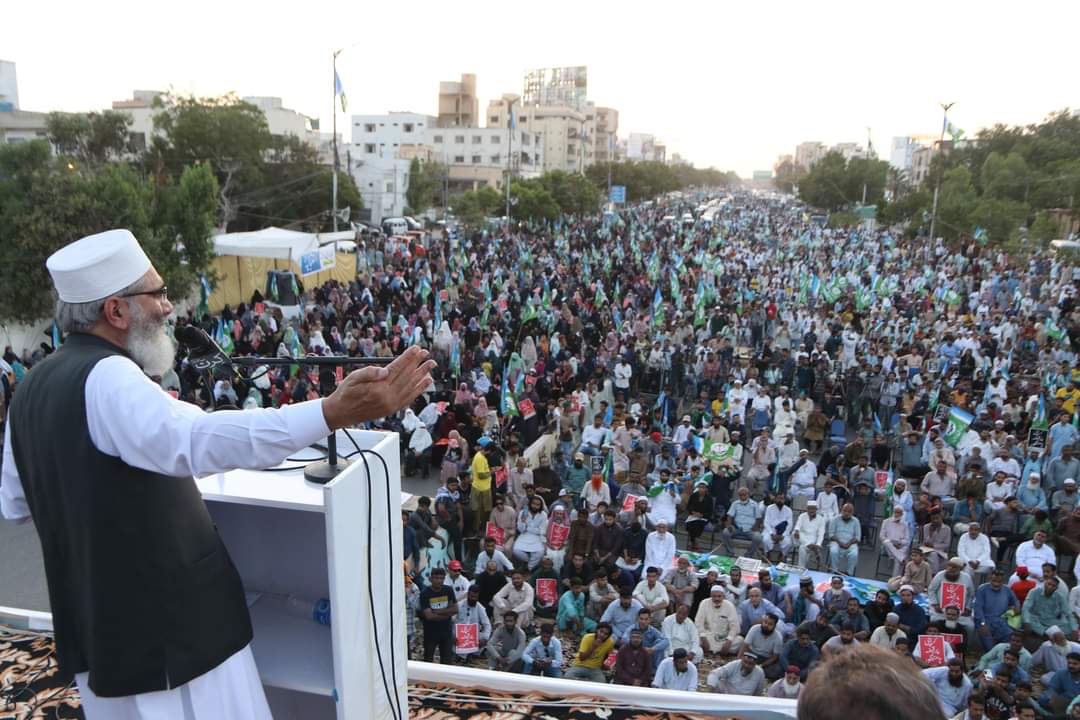 SirajOfficial's tweet photo. آج اہل کراچی نے ایک دفعہ پھر اپنا فیصلہ سنا دیا کہ میئر کراچی جماعت اسلامی کا ہوگا۔ ان شاء اللہ
استنبول کے لوگ آج وہاں کی اسلامی تحریک پر فخر کرتے ہیں، جماعت اسلامی کا میئر آئے گا تو ہم کراچی کو بھی ان شاءاللہ استنبول کی طرح روشن اور ترقی یافتہ شہر بنائیں گے https://t.co/734QHaH2cs