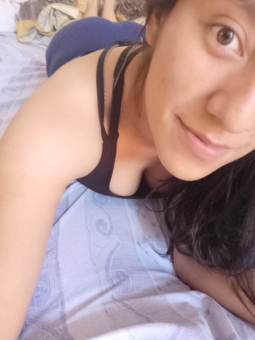 Con este calor no se antoja estar en la calle.  Eres team fr&iacute;o ❄️ o team calor? 🌞  #sundayvibes #XboxShowcase<a href="/tag/sundayvibes"class="tags"><span>#sundayvibes</span></a><a href="/tag/seductivesunday"class="tags"><span>#seductivesunday</span></a><a href="/tag/seductorasteam"class="tags"><span>#seductorasteam</span></a>