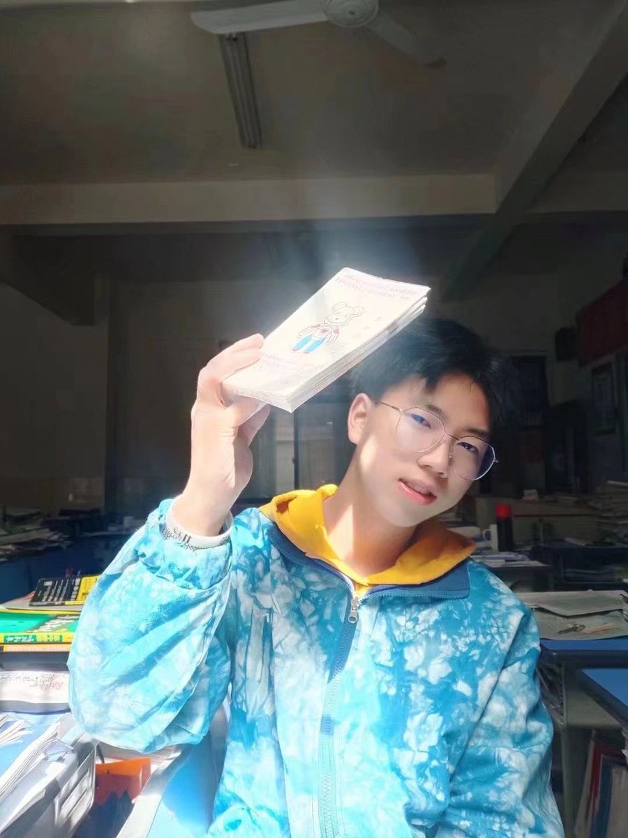 Krive_Luo's tweet photo. Life should be happy, but I hope to have you with me https://t.co/XxjsL6vogX