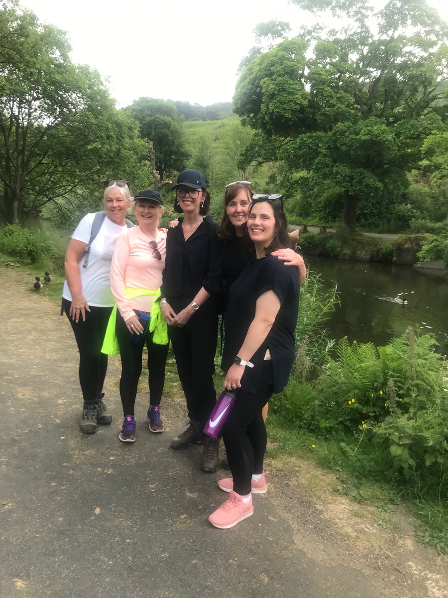 ClaireRob23's tweet photo. @WeAreMV_ @Hillerspal @LBidaudvilleMV Lovely evening with the Ilkley Ladies Walk 4 Will on Ilkley Moor Bar t’at with a stop for Prosecco refreshments… x x https://t.co/hhqsbIDg8V