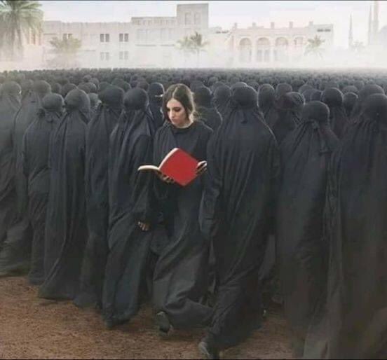 Sen Ateistsin neden İslamiyetle müslümanlarla uğraşıyorsun?
Sana ne..
———————————
Esasen senin dinin beni zerre kadar ilgilendirmiyor..

Dinini bireysel yaşadığın sürece neye, nasıl taptığın da umurumda değil..

Ama, Senin dinin benim yaşam alanıma, özgürlüğüme müdahale etmeye