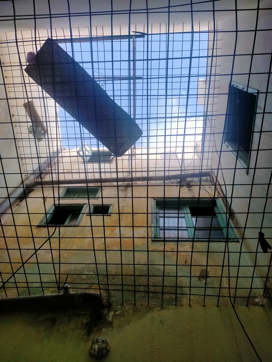 IzmKami's tweet photo. 23 stage under the ground
(There's no lumière) https://t.co/wQdrU5bidj